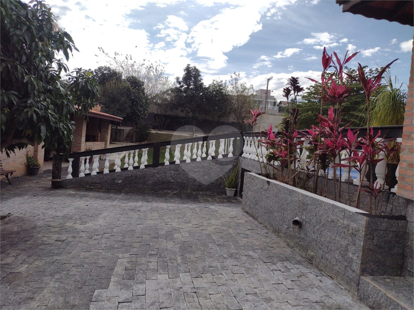 Casa à venda com 3 quartos, sendo 1 suíte, no condomínio Acmti - Colinas do Mosteiro, Terras de Itaici e Recanto dos Pássaros, Indaiatuba - SP