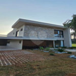 Casa à venda com 3 suítes no condomínio Lagú, São Roque - SP
