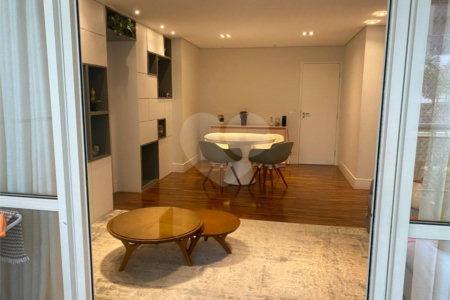 Apartamento à venda com 3 quartos, sendo 1 suíte, em Indianópolis, São Paulo, SP