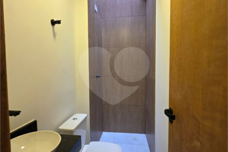 Sobrado à venda com 3 quartos, sendo 1 suíte, em Vila Gumercindo, São Paulo, SP