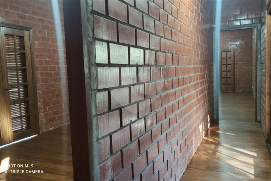 Casa à venda com 4 quartos, sendo 3 suítes, no condomínio Sausalito, Mairiporã - SP