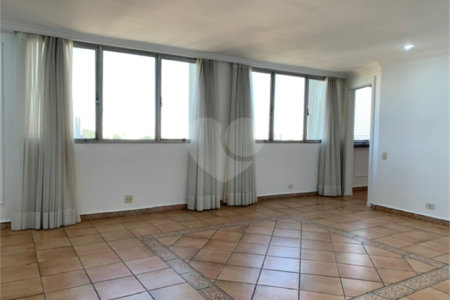 Apartamento à venda com 3 quartos, sendo 1 suíte, em Alto da Boa Vista, São Paulo, SP