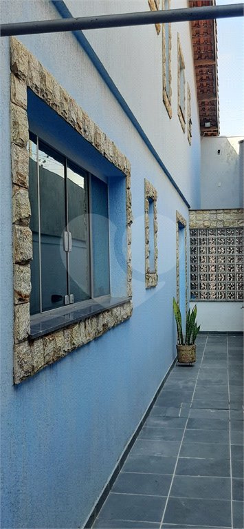 Sobrado à venda com 4 quartos, sendo 1 suíte, em Vila Lúcia, São Paulo, SP