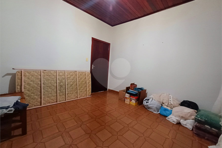 Casa à venda com 4 quartos, sendo 1 suíte, em Vila Paulicéia, São Paulo, SP