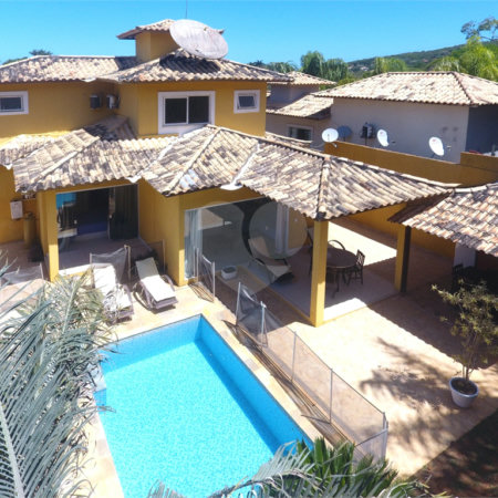 Casa à venda ou para alugar com 4 suítes em Ferradura, Armação dos Búzios, RJ