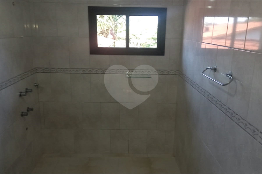 Sobrado à venda com 4 quartos, sendo 2 suítes, em Tremembé, São Paulo, SP