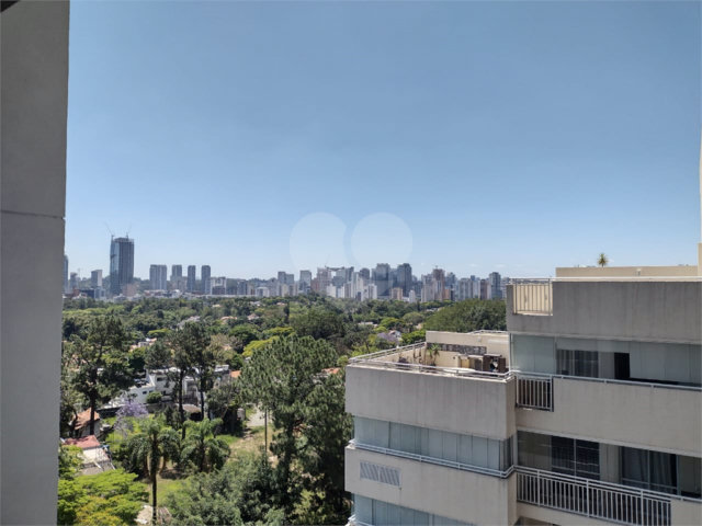 Apartamento à venda com 2 quartos, sendo 1 suíte,  em Santo Amaro, São Paulo, SP