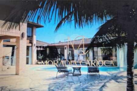 Casa à venda com 4 suítes em Jardim Peró, Cabo Frio, RJ