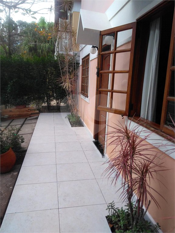 Casa à venda com 4 quartos, sendo 2 suítes, no condomínio Vila Panamericana, São Paulo - SP