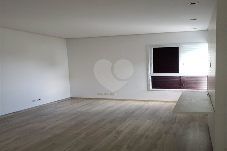 Casa à venda com 3 suítes em Santana, São Paulo, SP