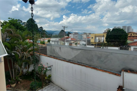 Sobrado à venda com 3 quartos, sendo 1 suíte,  em Vila Mogilar, Mogi das Cruzes, SP