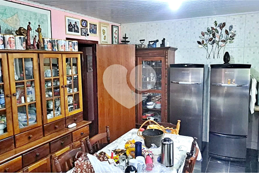 Casa à venda com 6 quartos, sendo 2 suítes, no condomínio Associação Reserva das Hortênsias, Mairiporã - SP