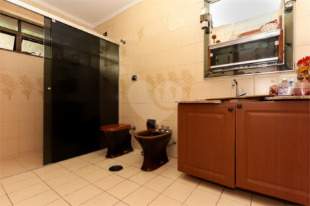 Casa à venda com 4 quartos, sendo 1 suíte, em Brooklin, São Paulo, SP