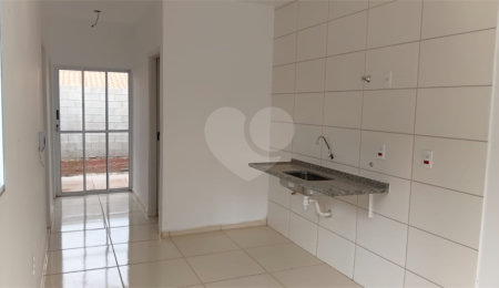 Casa à venda com 2 quartos em Vila Popular, Itapetininga, SP