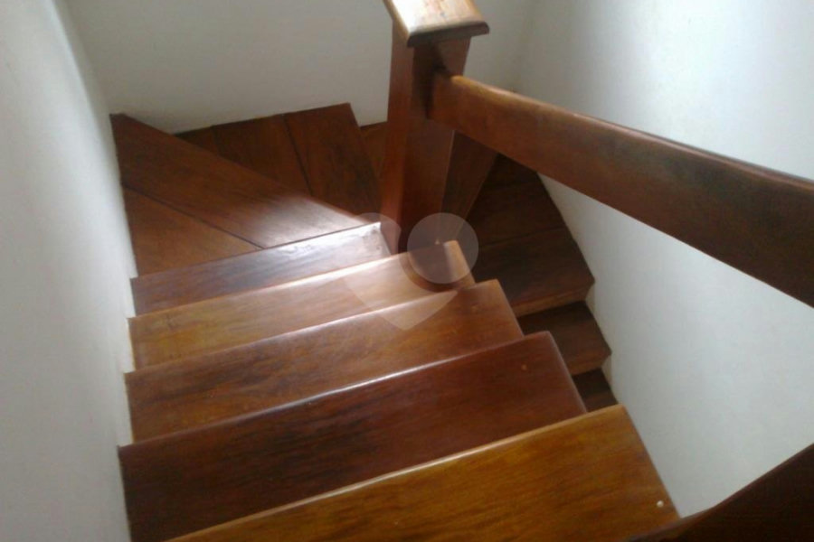 Sobrado à venda com 5 suítes em Enseada, Bertioga, SP