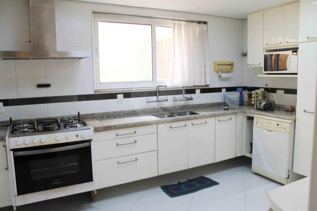 Casa Térrea à venda ou para alugar com 3 suítes em Brooklin Velho, São Paulo, SP