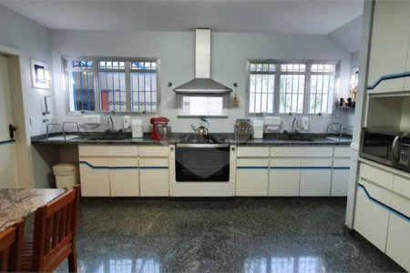 Casa à venda com 5 suítes em Jardim Leonor, São Paulo, SP
