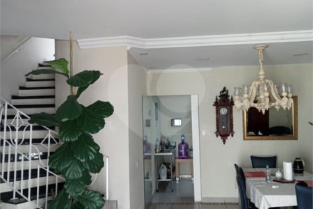 Sobrado à venda com 2 quartos, sendo 1 suíte, em Jardim Paulista, Mogi das Cruzes, SP