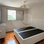 Apartamento à venda com 3 quartos, sendo 1 suíte,  em Moema, São Paulo, SP