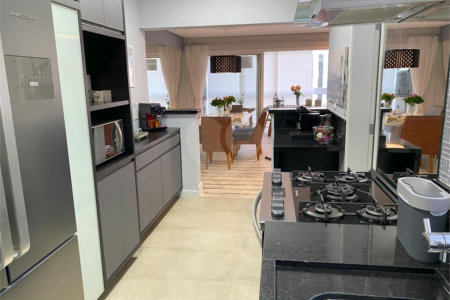 Apartamento à venda com 3 quartos, sendo 1 suíte,  em Vila Olímpia, São Paulo, SP