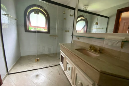 Casa à venda ou para alugar com 5 quartos, sendo 3 suítes, em Fazenda Morumbi, São Paulo, SP