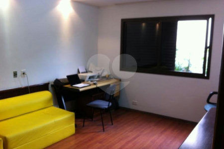 Apartamento à venda com 4 suítes em Real Parque, São Paulo, SP