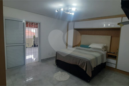 Sobrado à venda com 3 quartos, sendo 1 suíte, em Jardim Sarah, São Paulo, SP