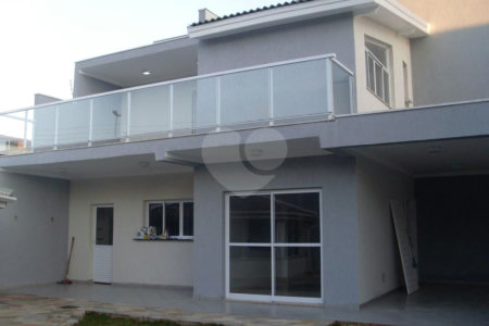 Sobrado à venda com 4 suítes em Vila Oliveira, Mogi das Cruzes, SP