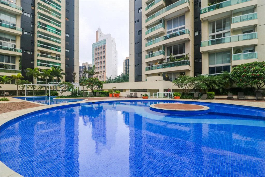 Apartamento à venda com 3 suítes em Cidade Monções, São Paulo, SP