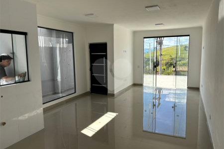 Casa à venda com 2 quartos, sendo 1 suíte, em Jardim Nova Suiça, Piracaia, SP