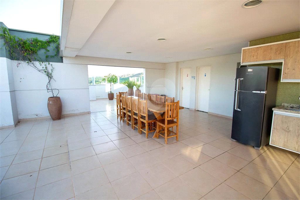Apartamento à venda com 2 quartos, sendo 1 suíte,  no Centro, São Roque, SP