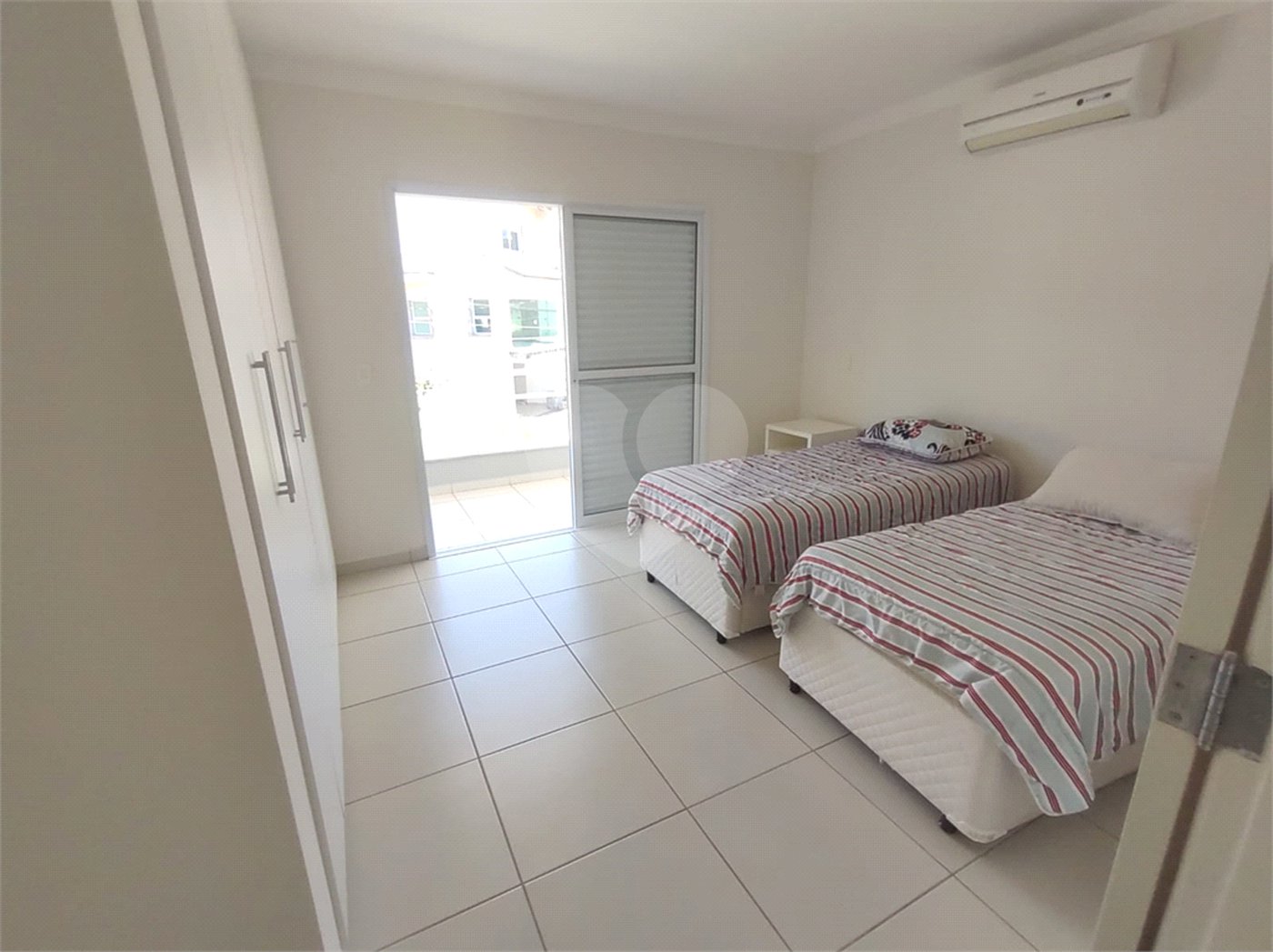 Casa à venda com 3 suítes no condomínio Villaggio Capriccio, Louveira - SP