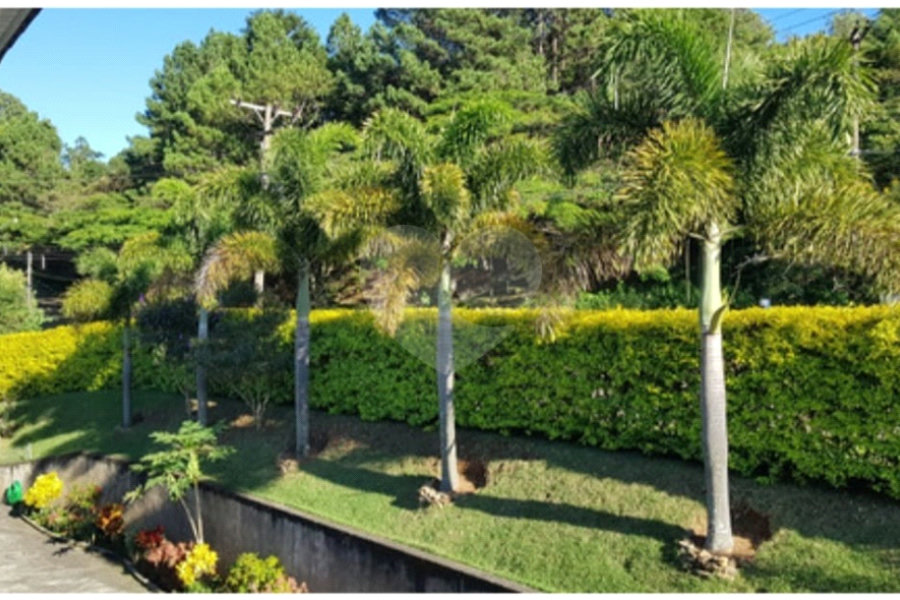 Casa à venda com 4 suítes no condomínio Monte Samkhya, Serra Negra - SP