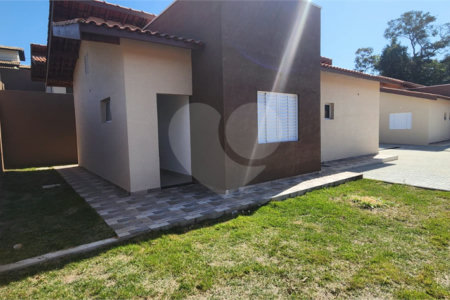 Casa para alugar com 2 suítes no condomínio Vilagio, Atibaia - SP