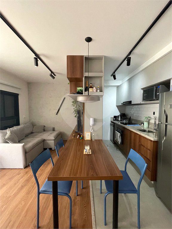 Apartamento à venda ou para alugar com 1 suíte em República, São Paulo, SP