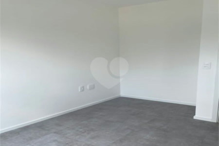 Apartamento à venda com 2 quartos, sendo 1 suíte,  em Vila Anastácio, São Paulo, SP
