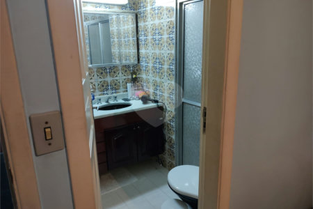 Casa à venda com 3 quartos, sendo 2 suítes, em Vila Nivi, São Paulo, SP