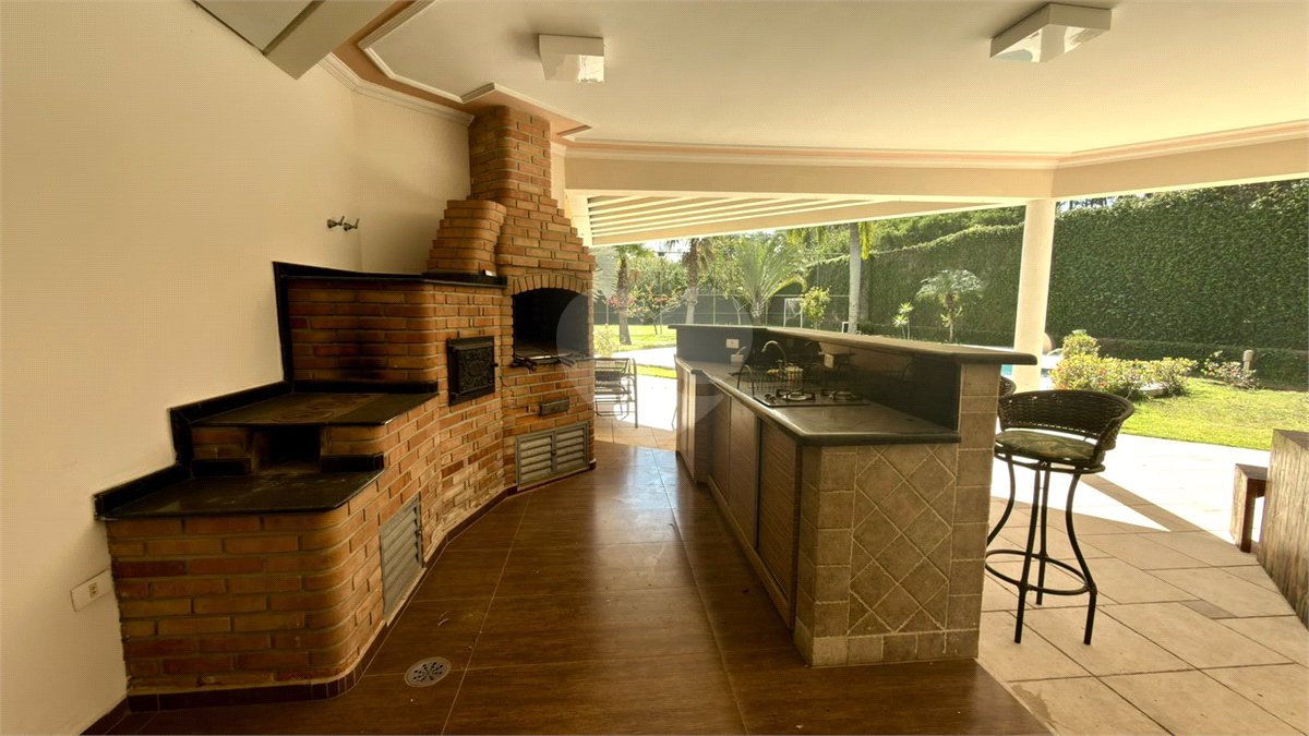 Casa à venda com 4 suítes no condomínio Parque Village Castelo, Itu - SP