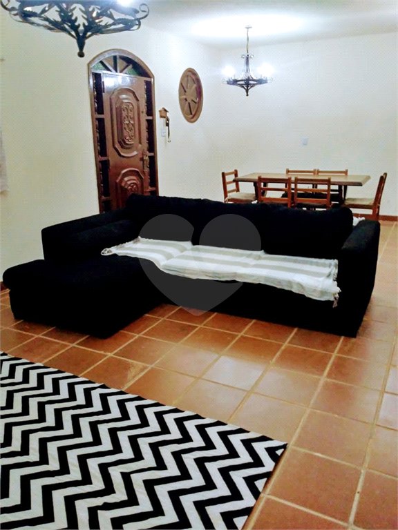 Chácara à venda com 4 quartos em Pirucaia, Mairiporã, SP
