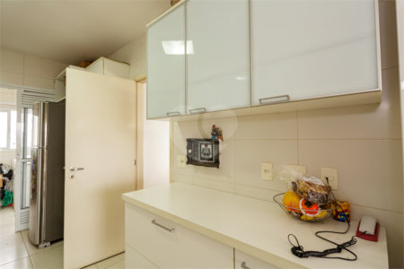 Apartamento à venda com 3 suítes em Alto da Boa Vista, São Paulo, SP