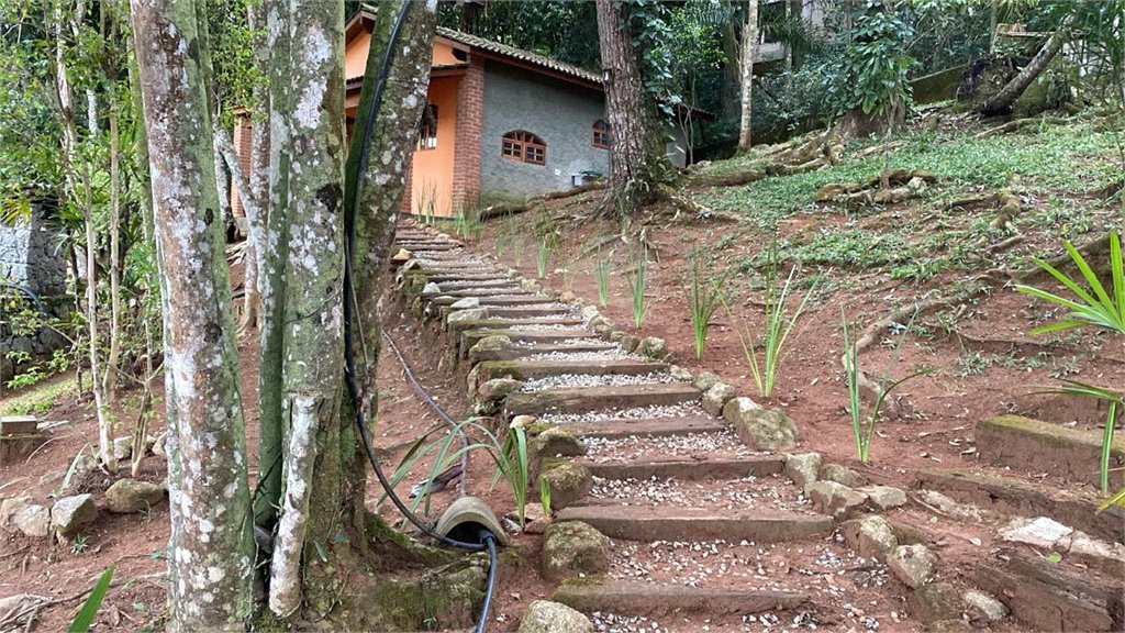 Casa à venda com 3 quartos, sendo 1 suíte, no condomínio Associação Reserva das Hortênsias, Mairiporã - SP