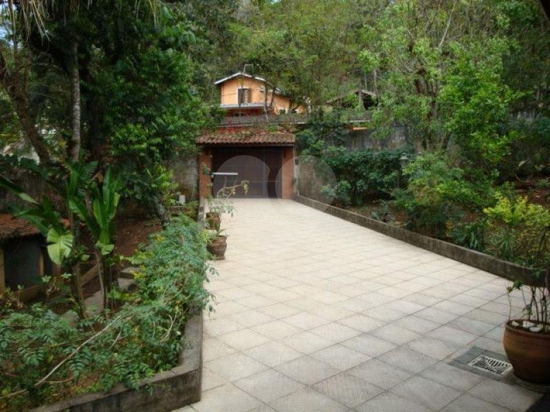 Casa Térrea à venda com 3 quartos, sendo 1 suíte, em Parque Petrópolis, Mairiporã, SP
