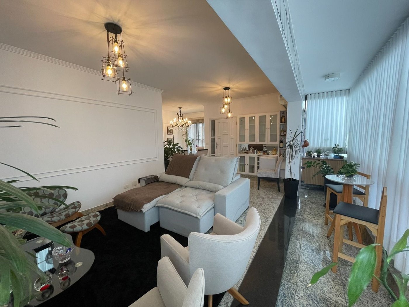 Apartamento 3 dormitórios com 2 suítes, 2 vagas demarcadas, no Embaré, Santos