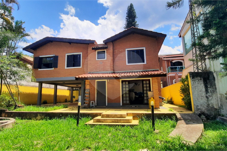 Casa à venda ou para alugar com 4 quartos, sendo 2 suítes, em Mantiqueira, Mairiporã, SP