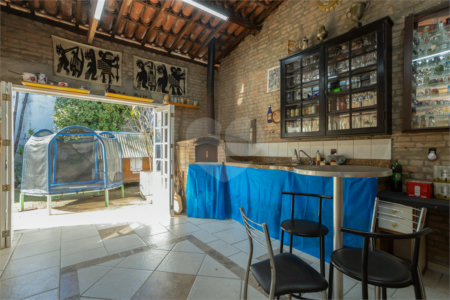 Sobrado à venda com 4 quartos, sendo 2 suítes, em Vila Madalena, São Paulo, SP