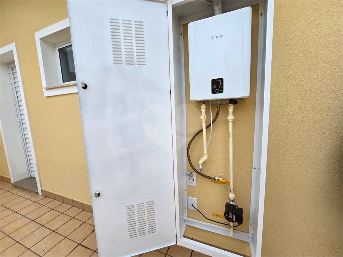 Casa à venda com 3 quartos, sendo 1 suíte,  no condomínio Golden Ville, Itapetininga - SP