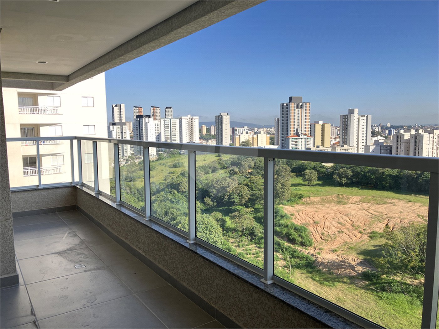 Apartamento à venda com 3 quartos, sendo 1 suíte,  em Parque Campolim, Sorocaba, SP