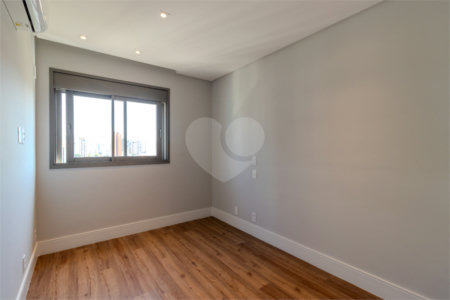 Apartamento para venda em Moema com 3 quartos, sendo 3 suítes, 2 vagas, 149 m²