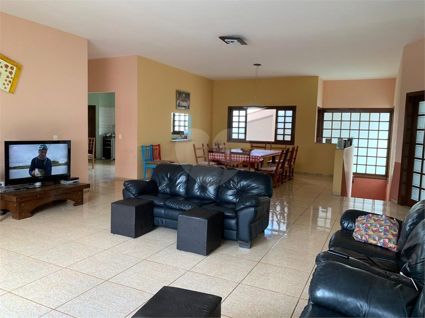 Casa ampla à venda no Vale das Flores em Atibaia