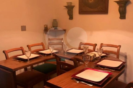 Casa à venda com 5 quartos, sendo 2 suítes,  em Jardim Everest, São Paulo, SP